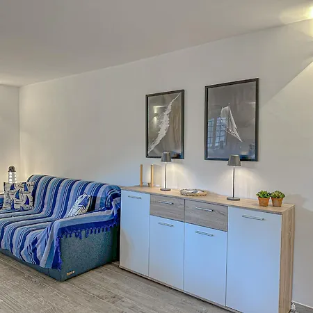 Indaco - 2 Mins From The Sea *