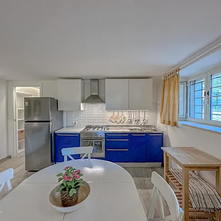 Indaco - 2 Mins From The Sea Appartement *