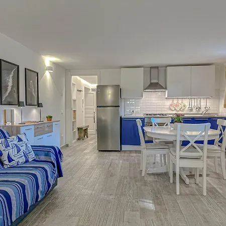 Apartment Indaco - 2 Mins From The Sea *